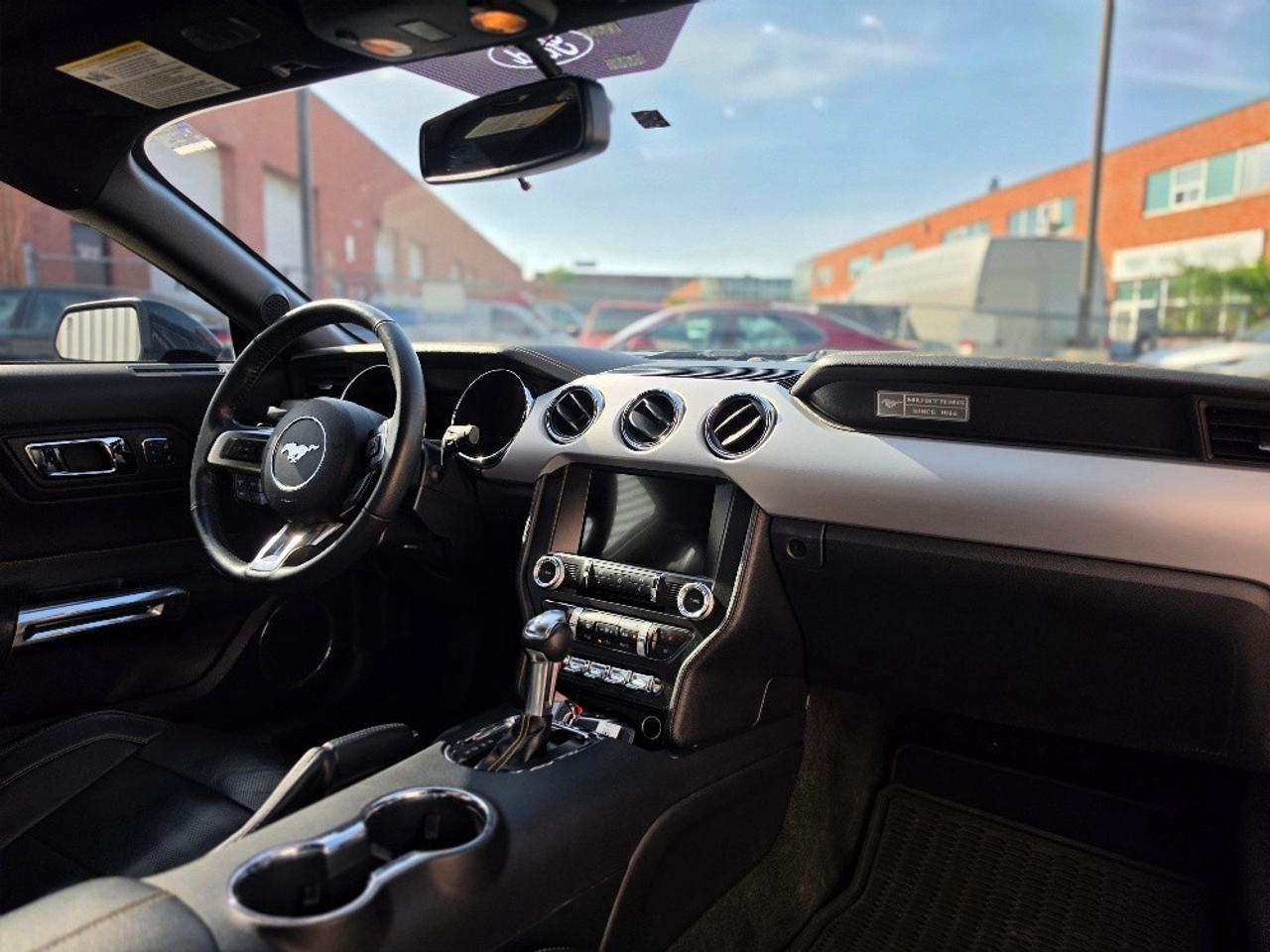 2016 Ford Mustang GT 5.0L V8 LEATHER-NAVI-CAMERA-REMOTE START-AUTO!! Photo
