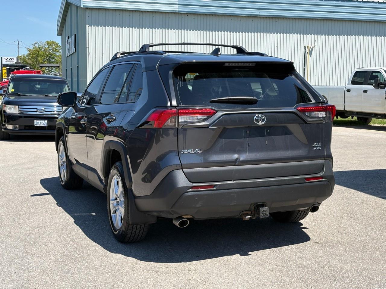 2020 Toyota RAV4 XLE AWD Photo
