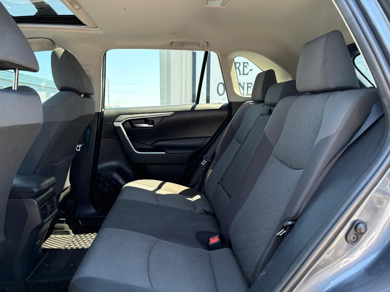 2020 Toyota RAV4 XLE AWD Photo