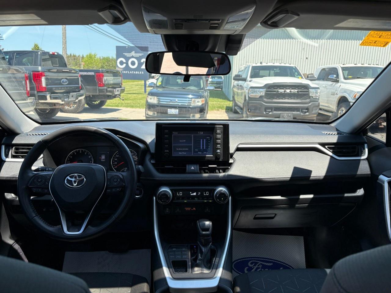 2020 Toyota RAV4 XLE AWD Photo