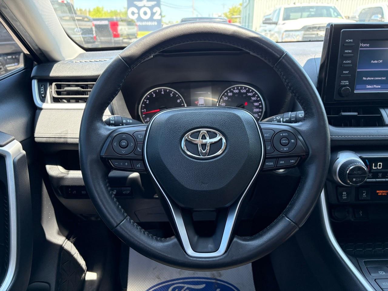 2020 Toyota RAV4 XLE AWD Photo