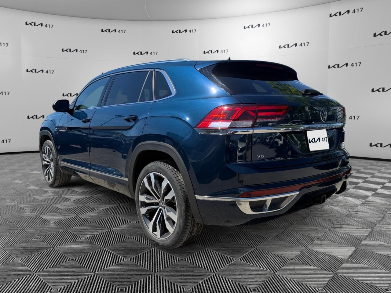 2023 Volkswagen Atlas Cross Sport Photo2
