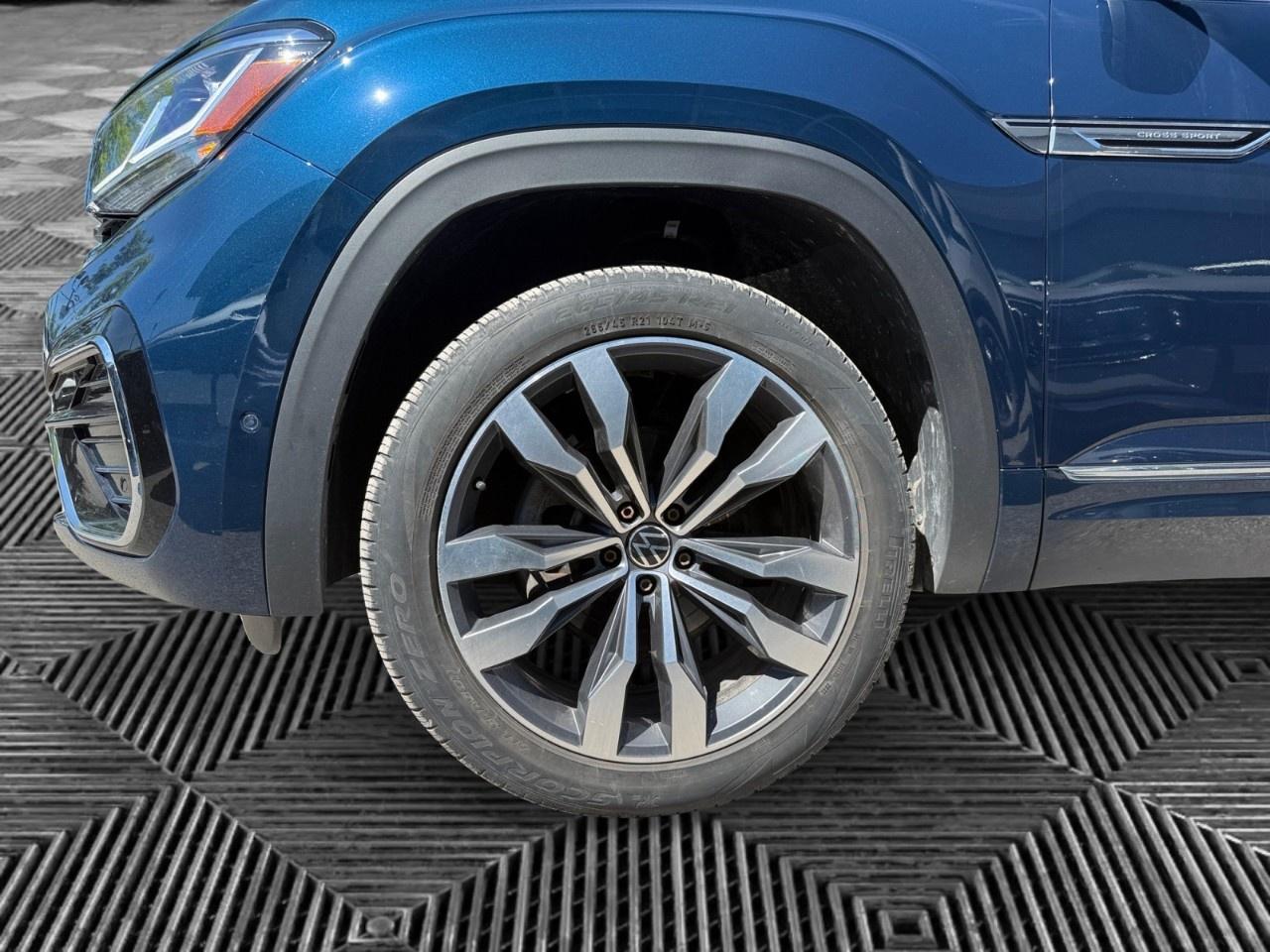 2023 Volkswagen Atlas Cross Sport Photo