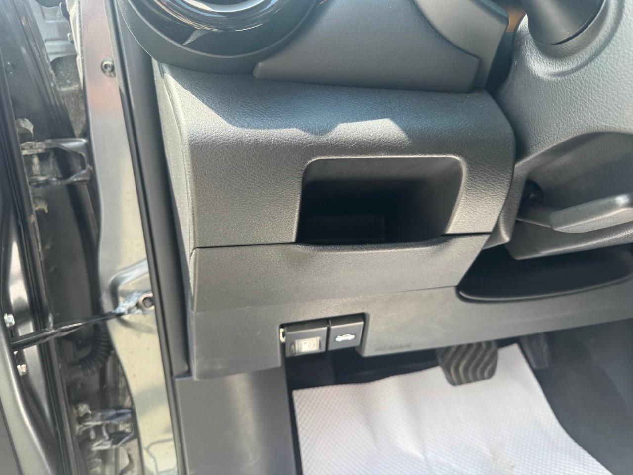 2020 Nissan Kicks SR FWD Photo
