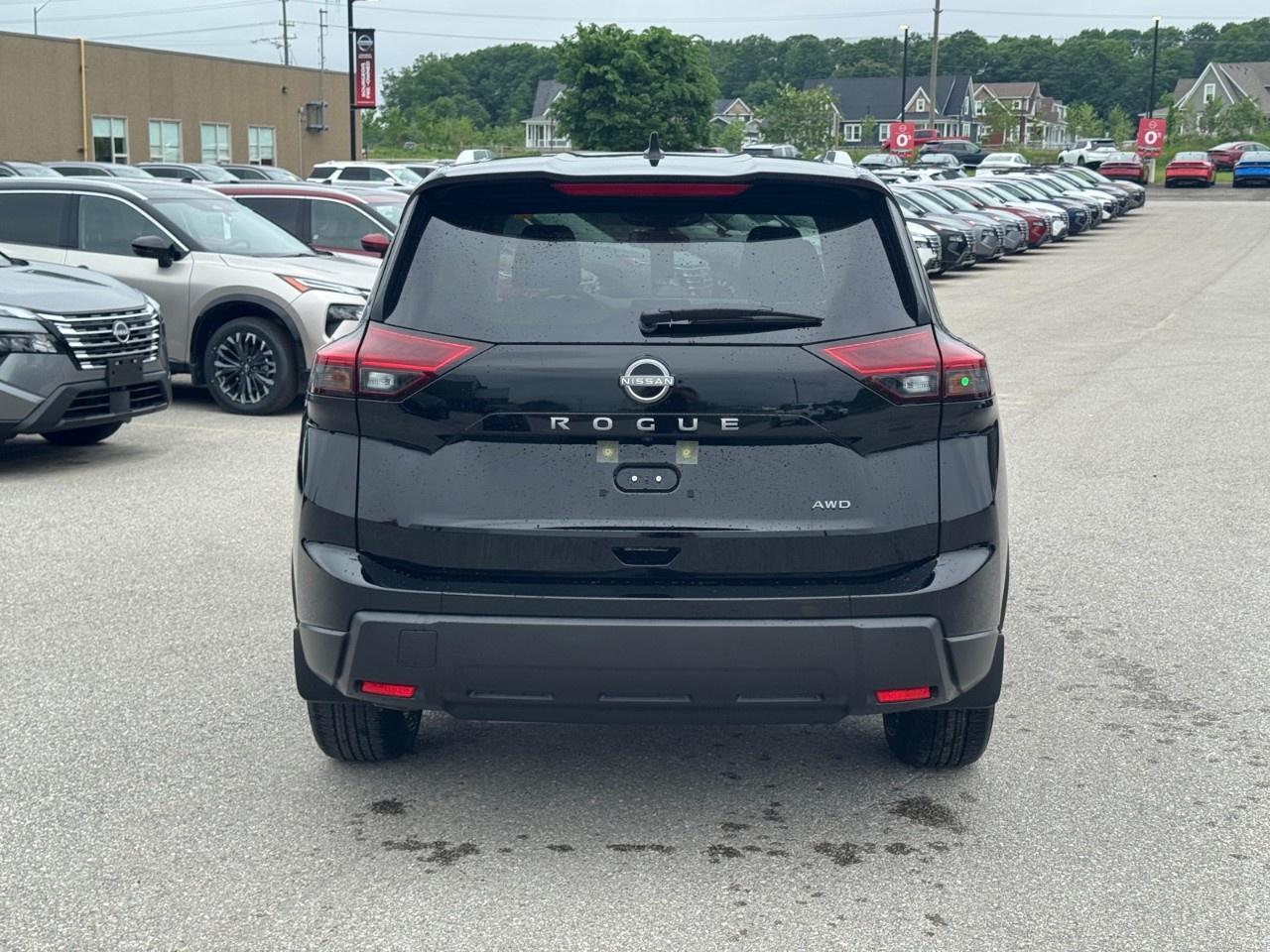 2026 Nissan Rogue AWD SV Moonroof Photo