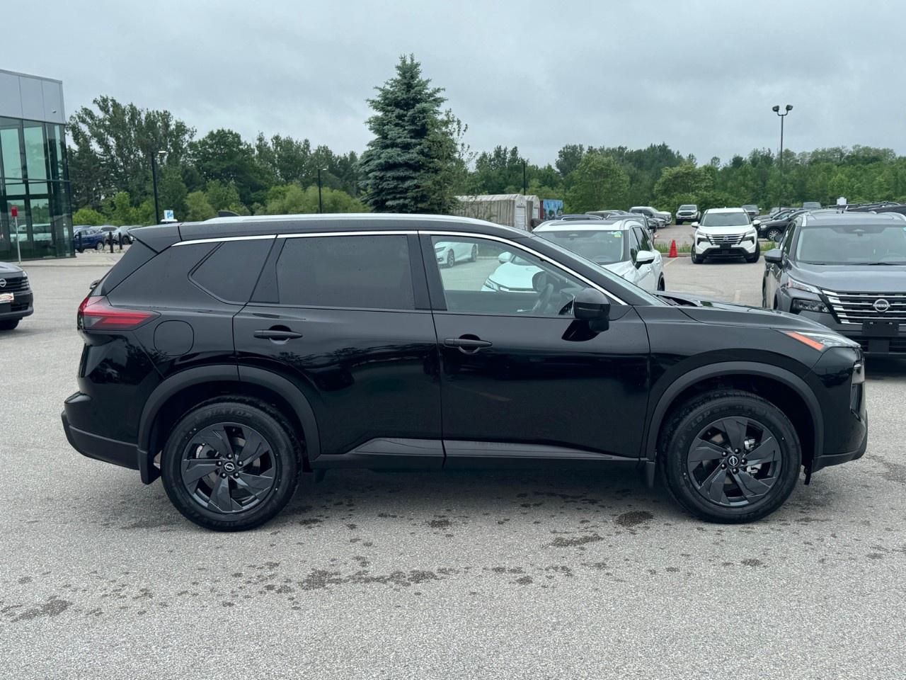 2026 Nissan Rogue AWD SV Moonroof Photo