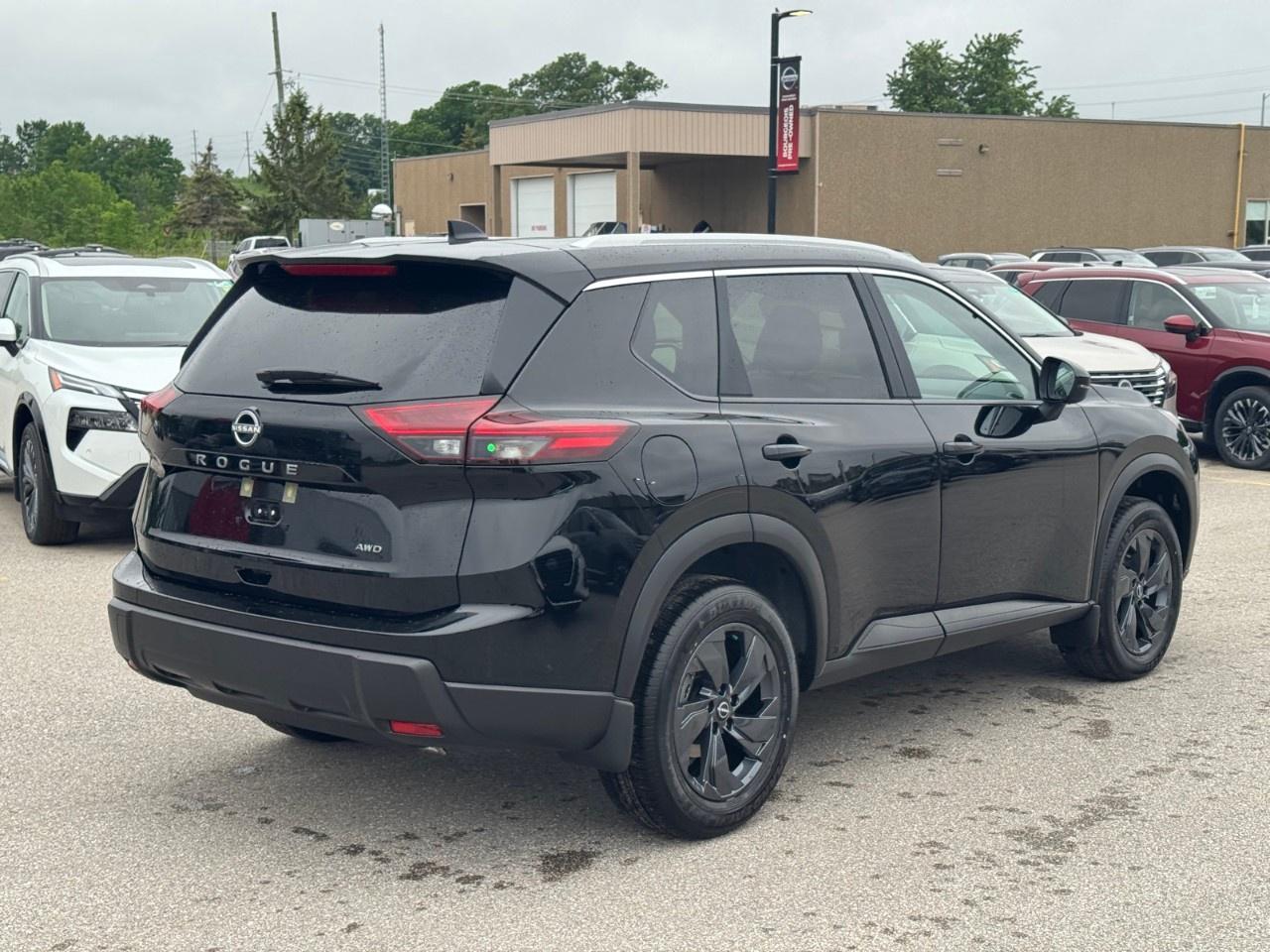2026 Nissan Rogue AWD SV Moonroof Photo