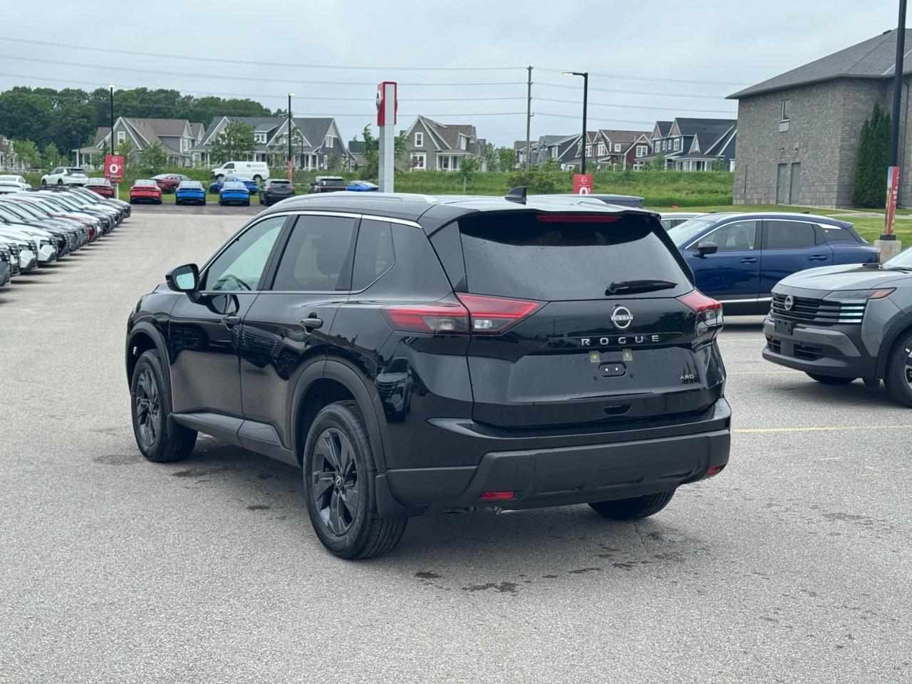 2026 Nissan Rogue AWD SV Moonroof Photo