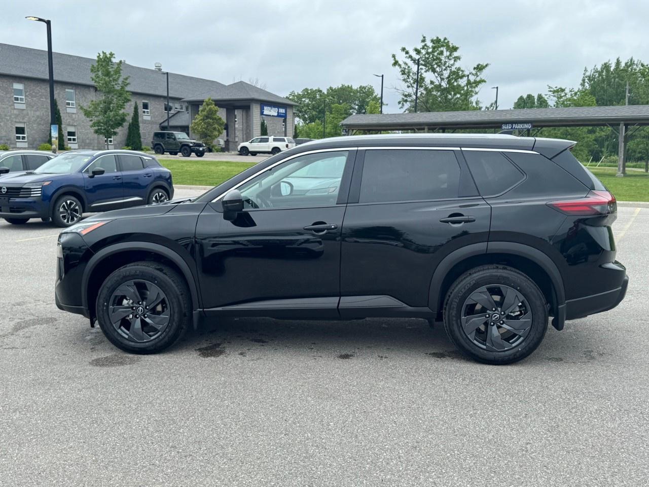 2026 Nissan Rogue AWD SV Moonroof Photo