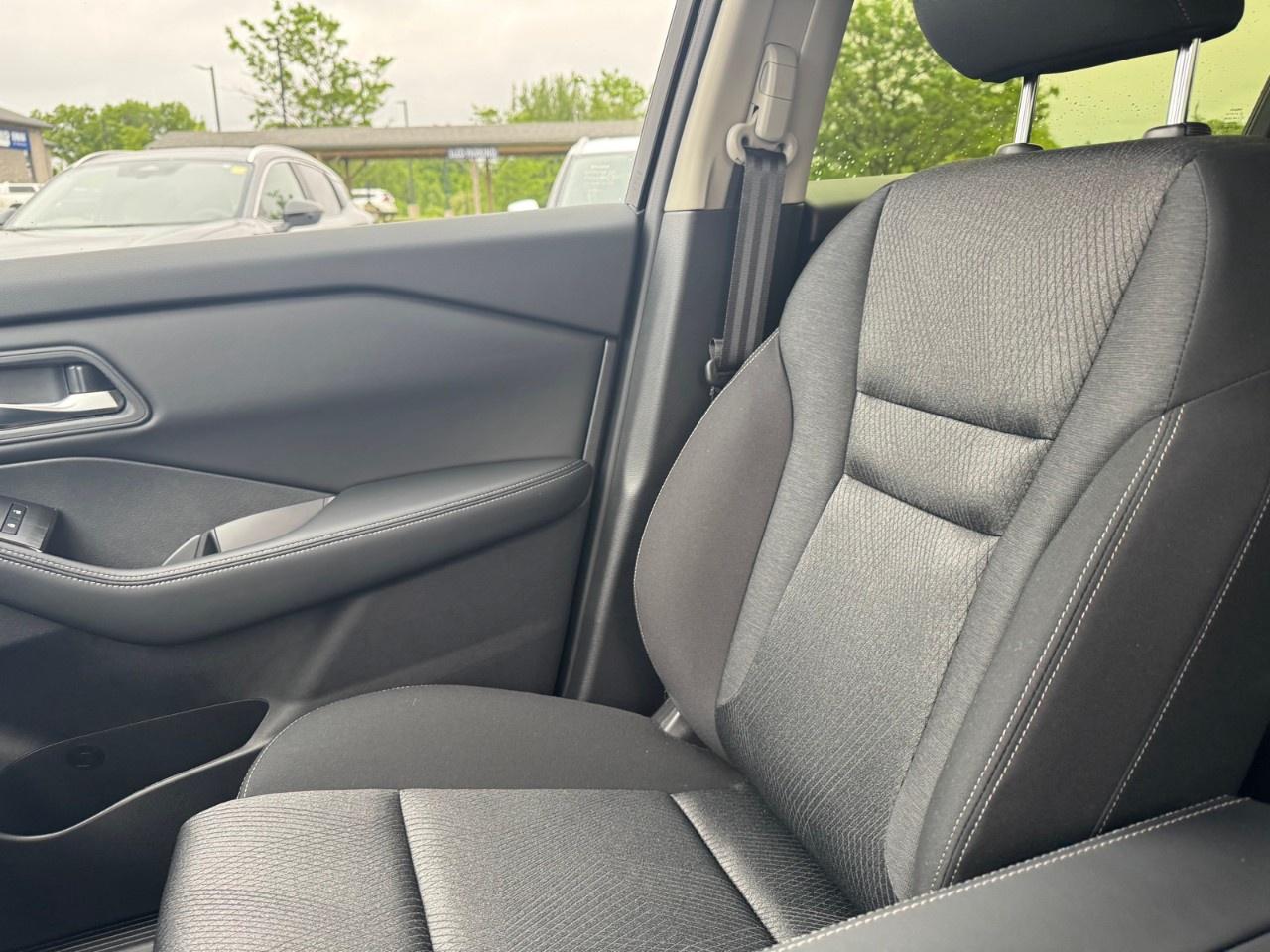 2026 Nissan Rogue AWD SV Moonroof Photo