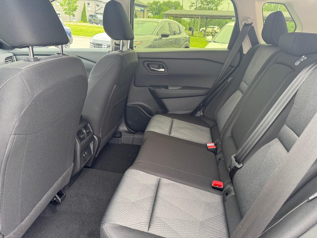 2026 Nissan Rogue AWD SV Moonroof Photo