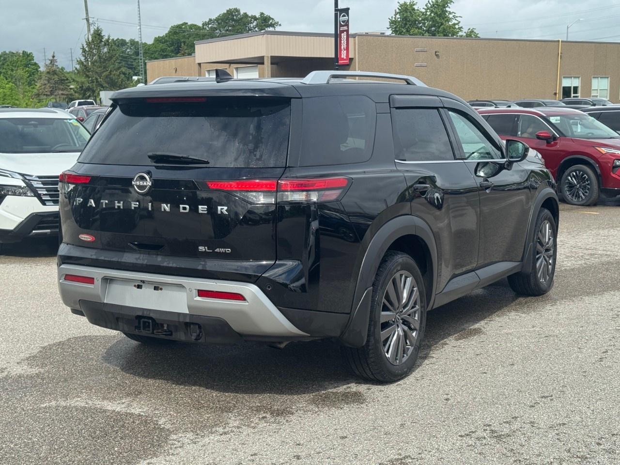 2023 Nissan Pathfinder SL 4WD Photo