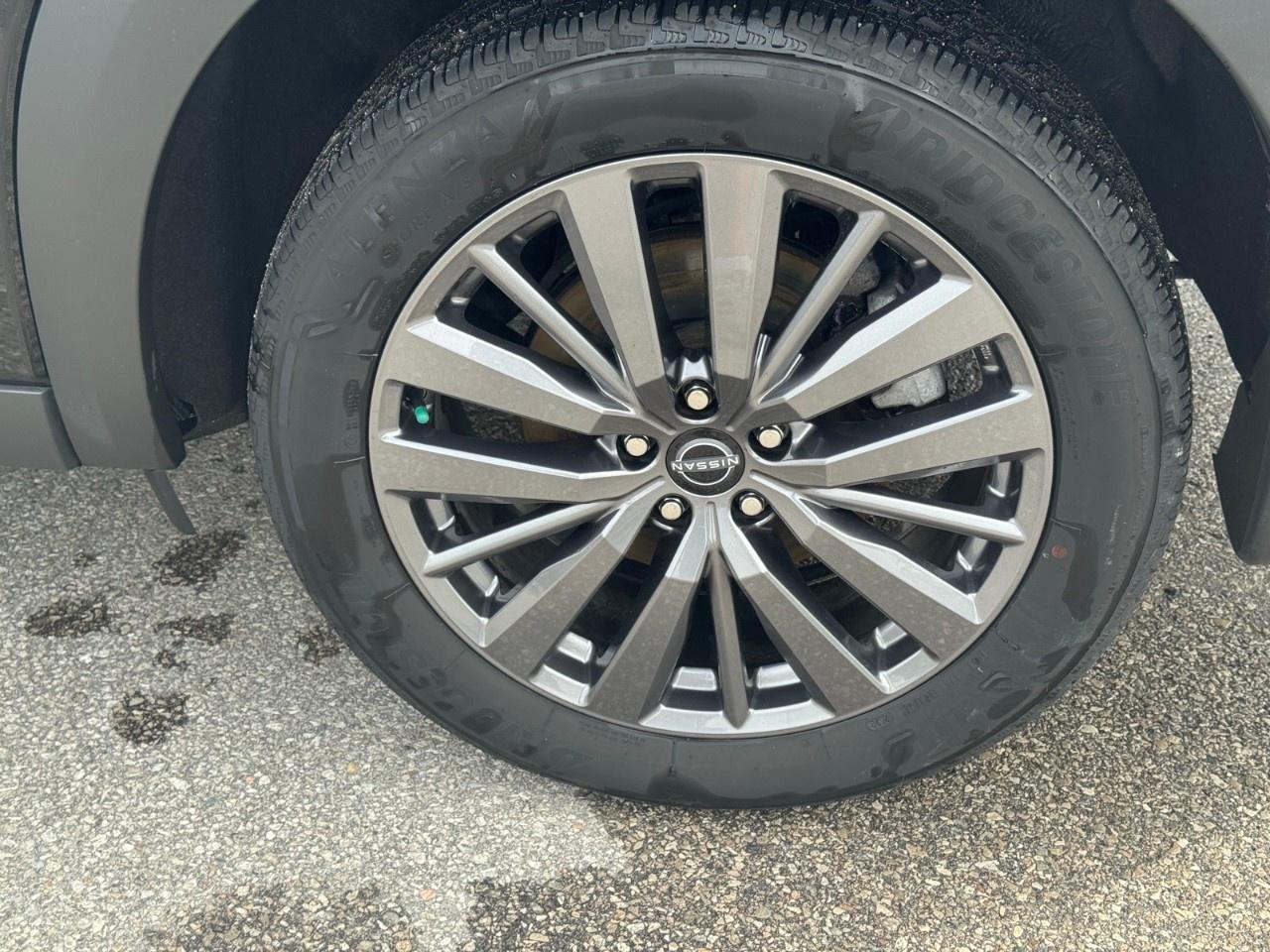 2023 Nissan Pathfinder SL 4WD Photo