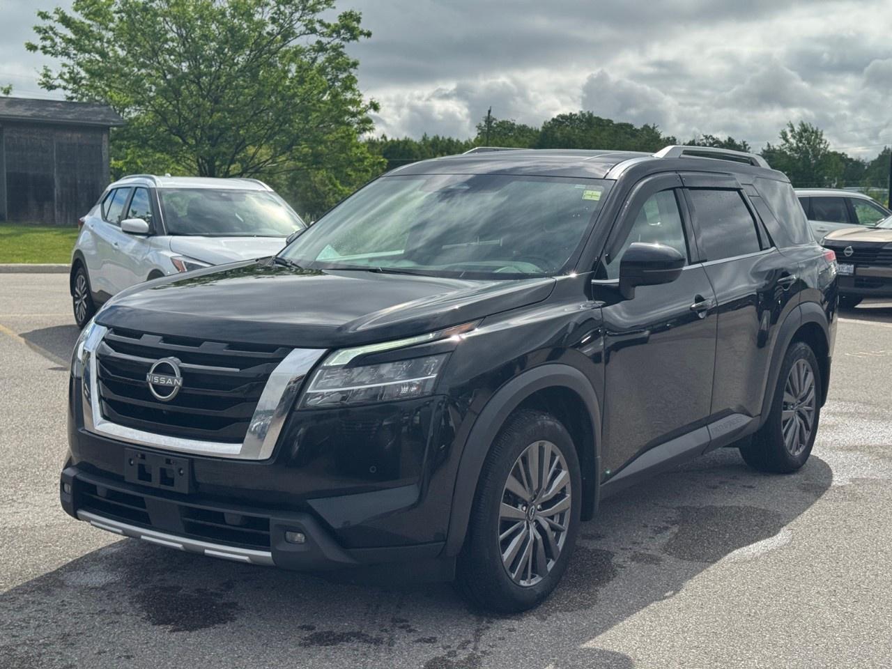 2023 Nissan Pathfinder SL 4WD Photo