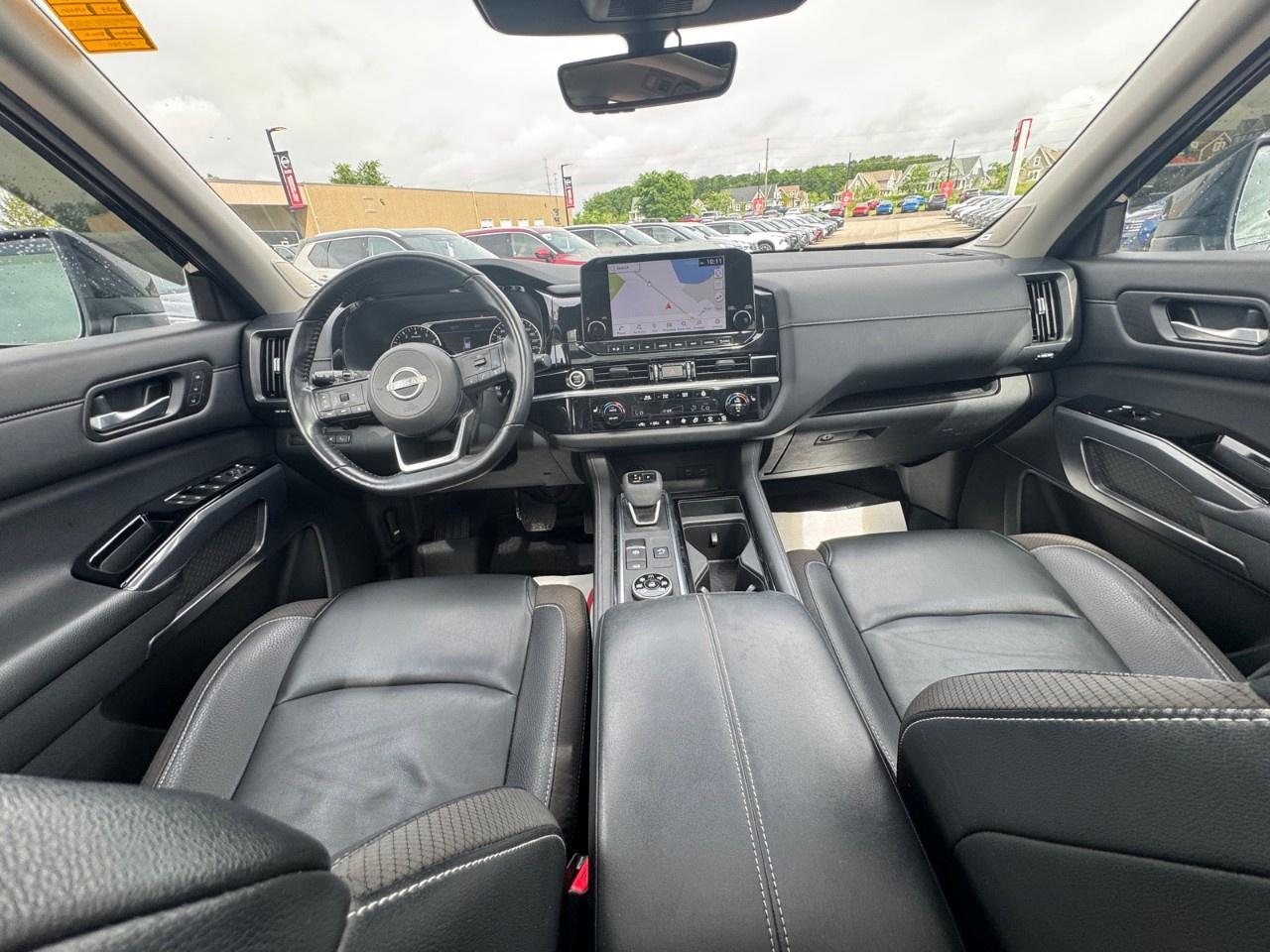 2023 Nissan Pathfinder SL 4WD Photo