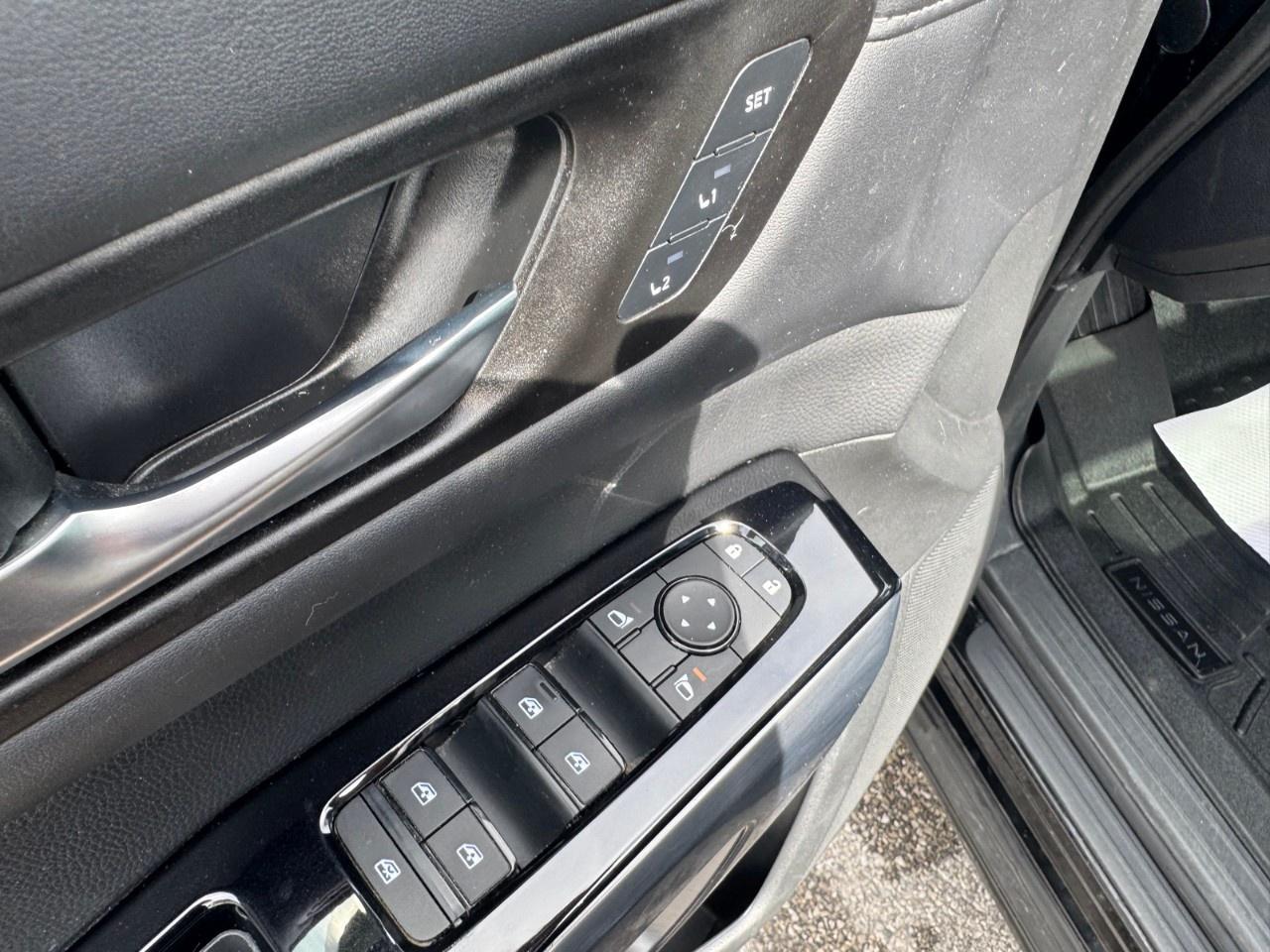 2023 Nissan Pathfinder SL 4WD Photo