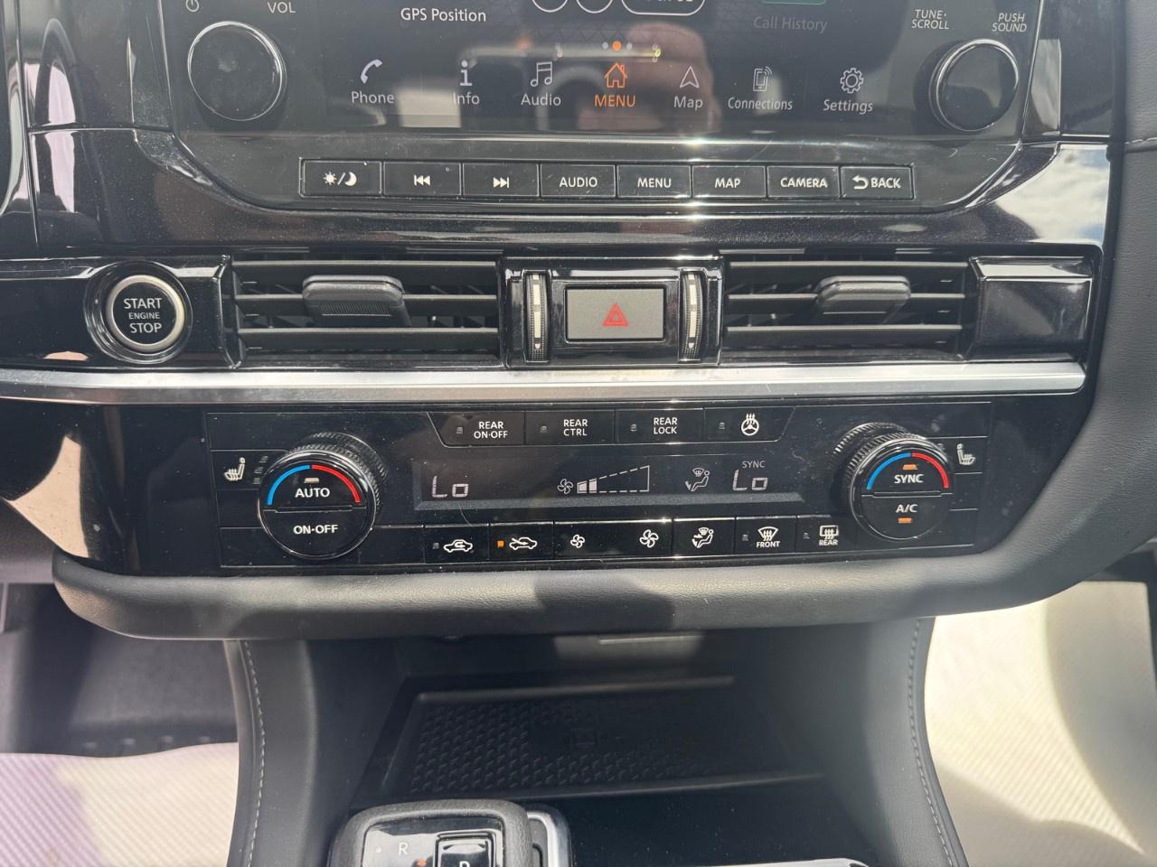 2023 Nissan Pathfinder SL 4WD Photo
