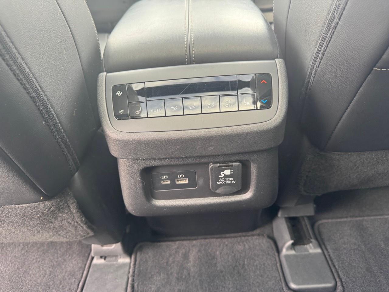 2023 Nissan Pathfinder SL 4WD Photo