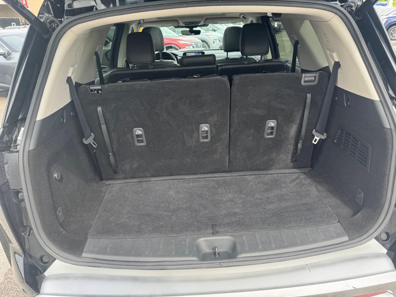 2023 Nissan Pathfinder SL 4WD Photo