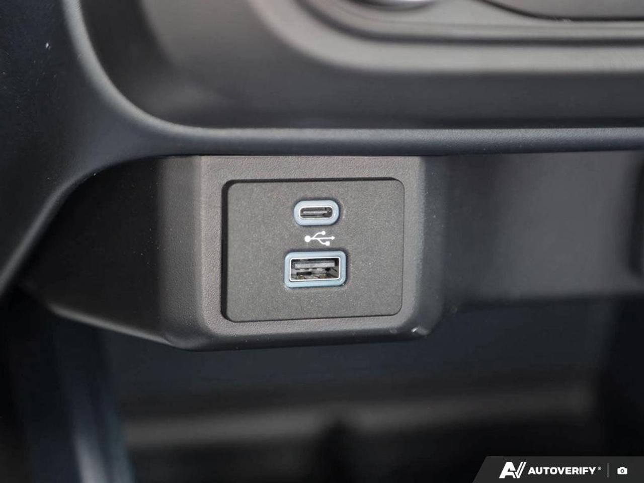 2023 Ford Maverick XLT HARD TRI-FOLD TONNEAU COVER | APPLE CARPLAY/ANDROI Photo