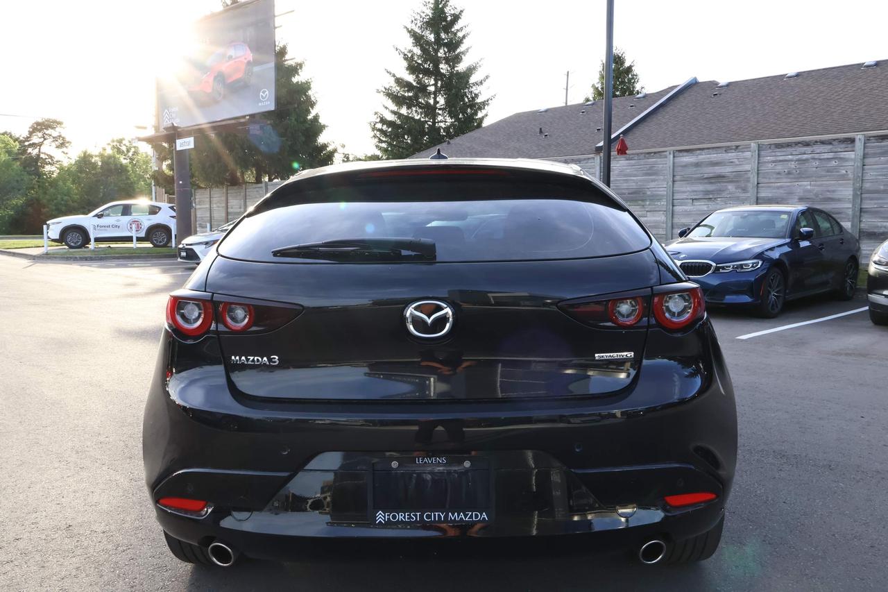 2024 Mazda MAZDA3 GT Photo3