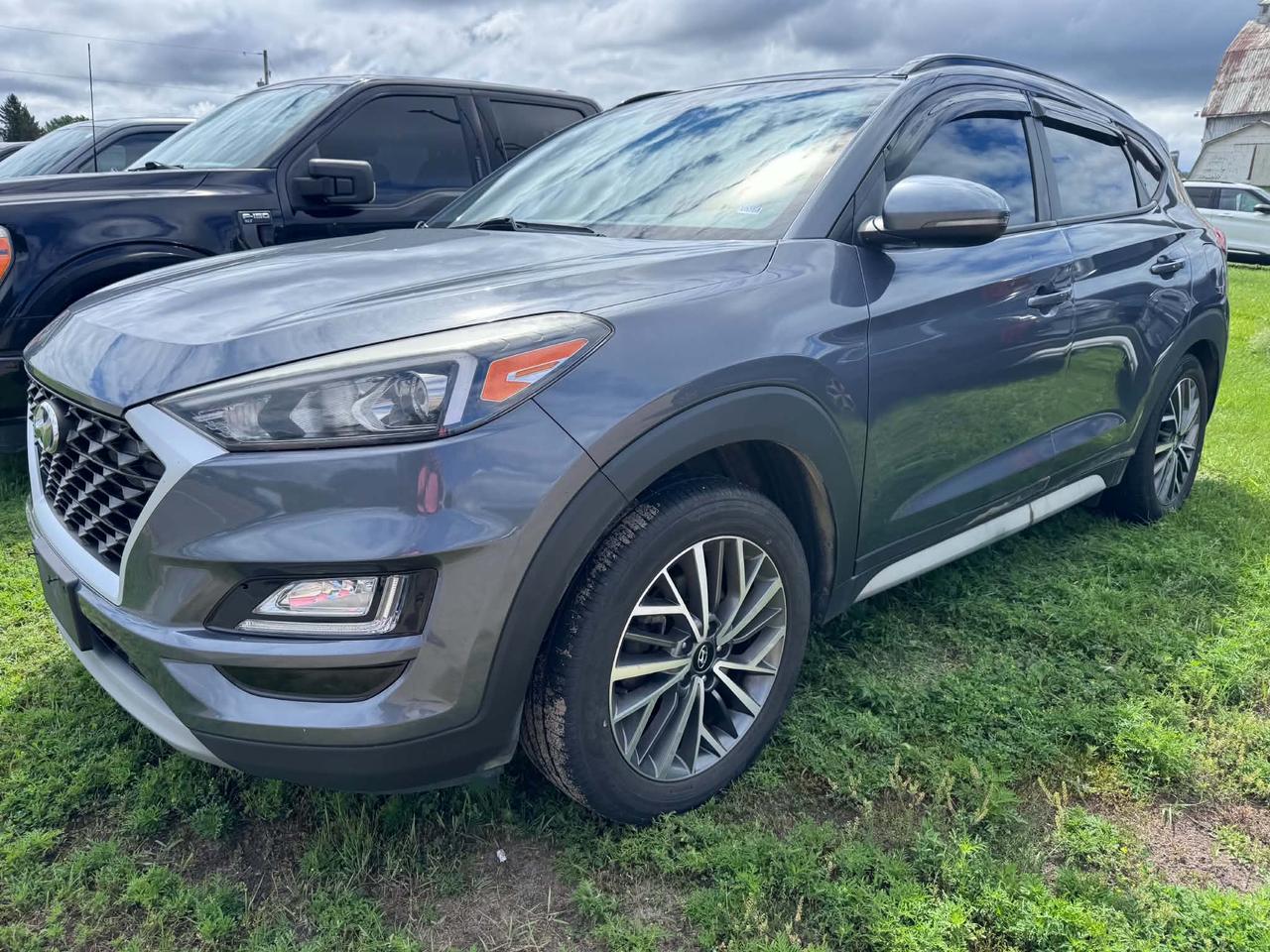 <p>INCLUDES A PREMIUM CARE WARRANTY OF 6 MONTHS OR 10 000 KMS, WHICHEVER COMES FIRST.</p><p>&nbsp;</p><p>*** TRADED IN WITH A SET OF WINTER TIRES, NO WARRANTY OF GUARANTEE PROVIDED.***</p>