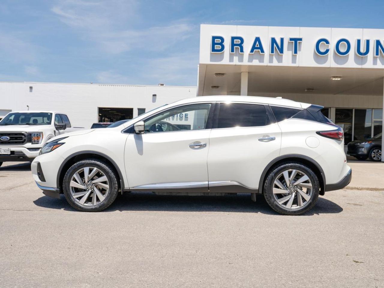2019 Nissan Murano AWD SV | CREAM LEATHER | PANO ROOF | CLEAN CAR FAX Photo2