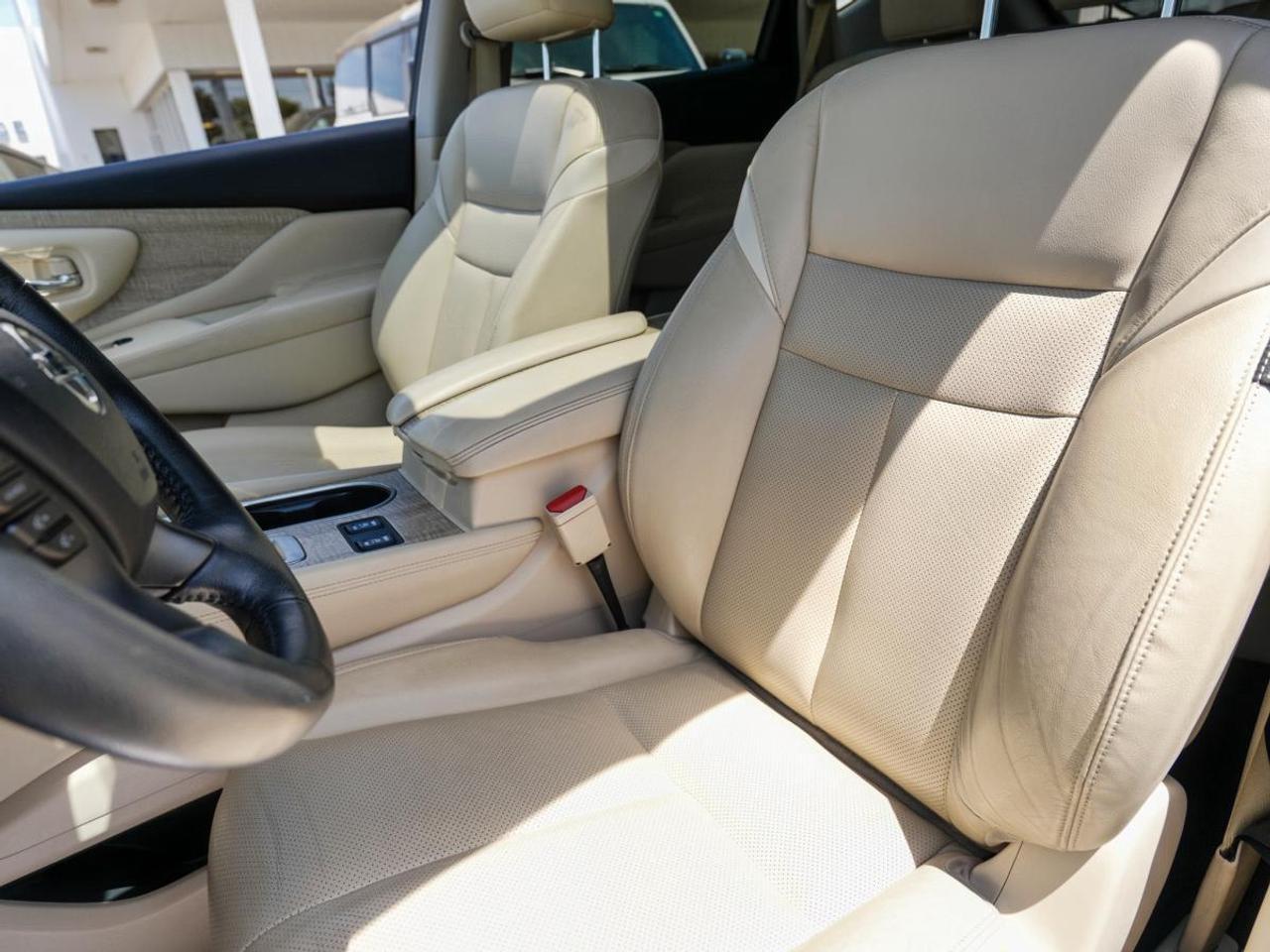 2019 Nissan Murano AWD SV | CREAM LEATHER | PANO ROOF | CLEAN CAR FAX Photo
