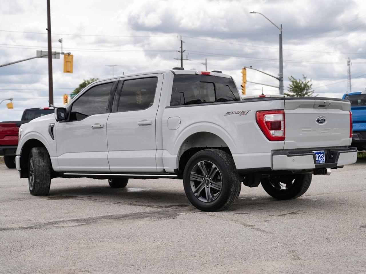 2023 Ford F-150 LARIAT 4X4/ONE OWNER/GREAT COLOUR!!!!!! Photo