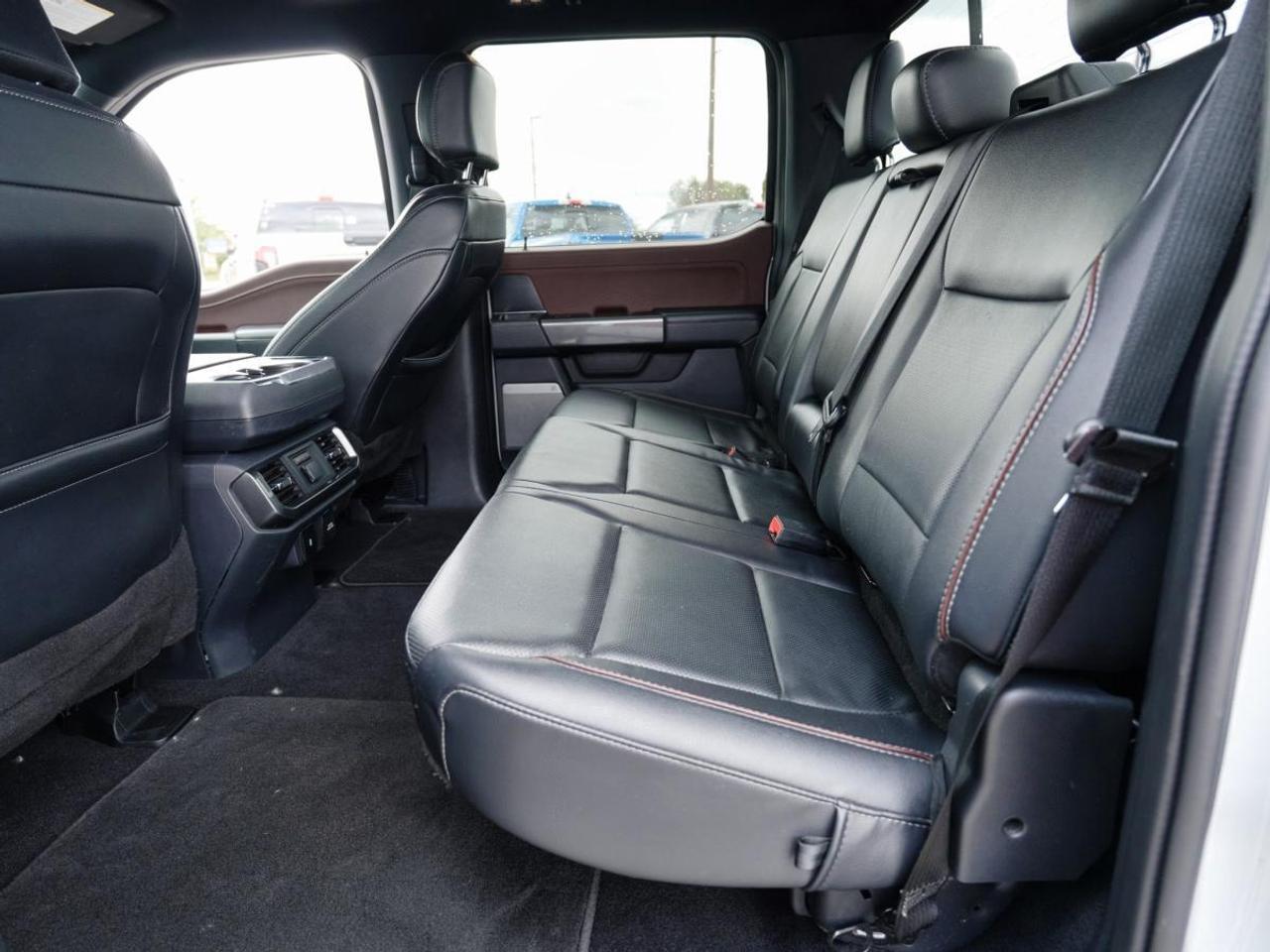 2023 Ford F-150 LARIAT 4X4/ONE OWNER/GREAT COLOUR!!!!!! Photo