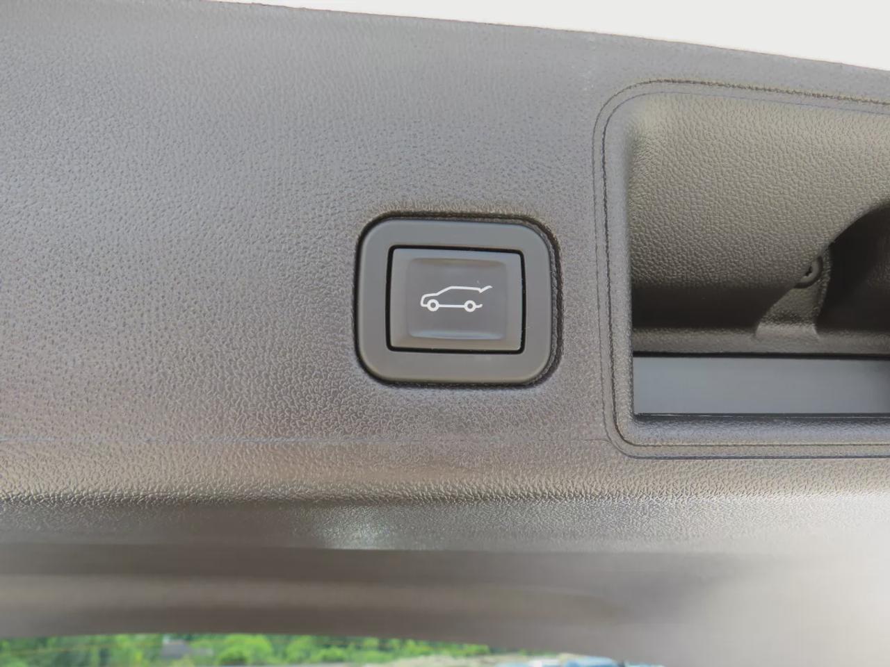 2024 GMC Terrain Denali | Clean Carfax Report | AWD | Leather | Heated Front And Rear Seats | Navigation | Heads Up Display | Photo