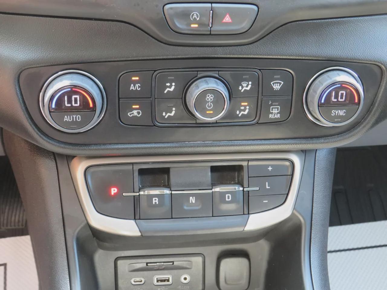 2024 GMC Terrain Denali | Clean Carfax Report | AWD | Leather | Heated Front And Rear Seats | Navigation | Heads Up Display | Photo