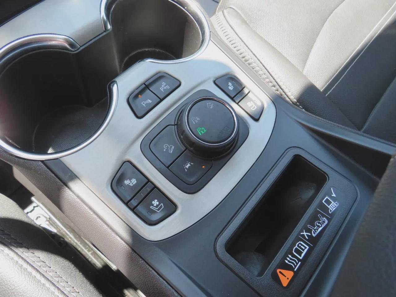 2024 GMC Terrain Denali | Clean Carfax Report | AWD | Leather | Heated Front And Rear Seats | Navigation | Heads Up Display | Photo
