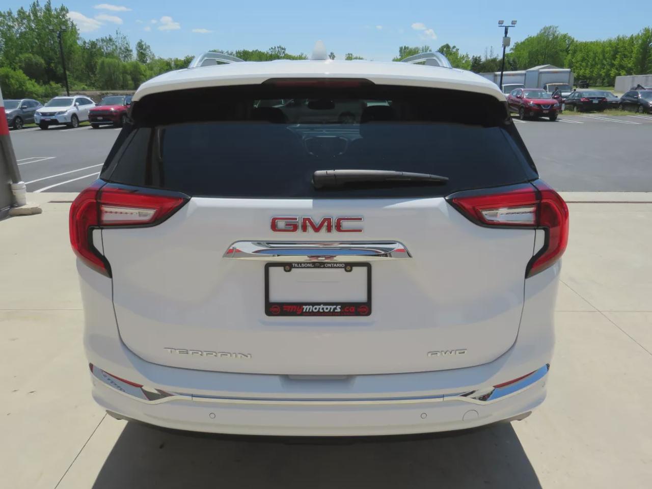 2024 GMC Terrain Denali | Clean Carfax Report | AWD | Leather | Heated Front And Rear Seats | Navigation | Heads Up Display | Photo