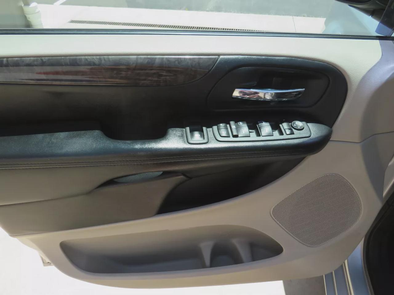 2011 Dodge Grand Caravan Crew Plus | Tints | 7 Passenger | Stow and Go Seating| Power Sliding Doors | Power Seating | Photo