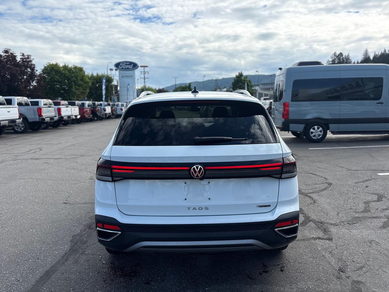2025 Volkswagen Taos Comfortline Photo3