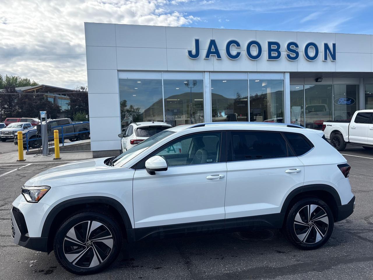 2025 Volkswagen Taos Comfortline Photo1