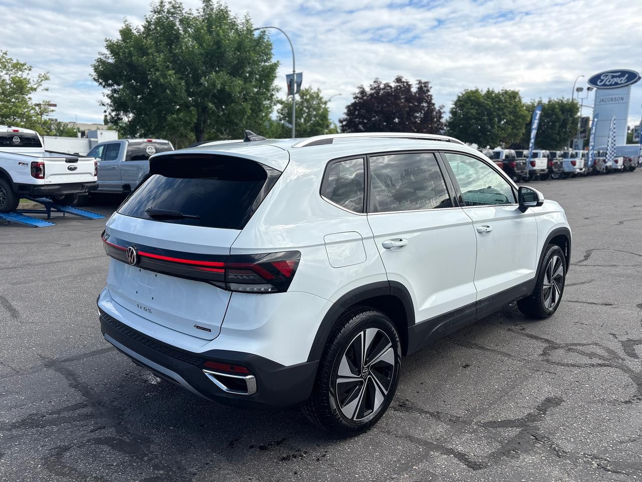 2025 Volkswagen Taos Comfortline Photo4