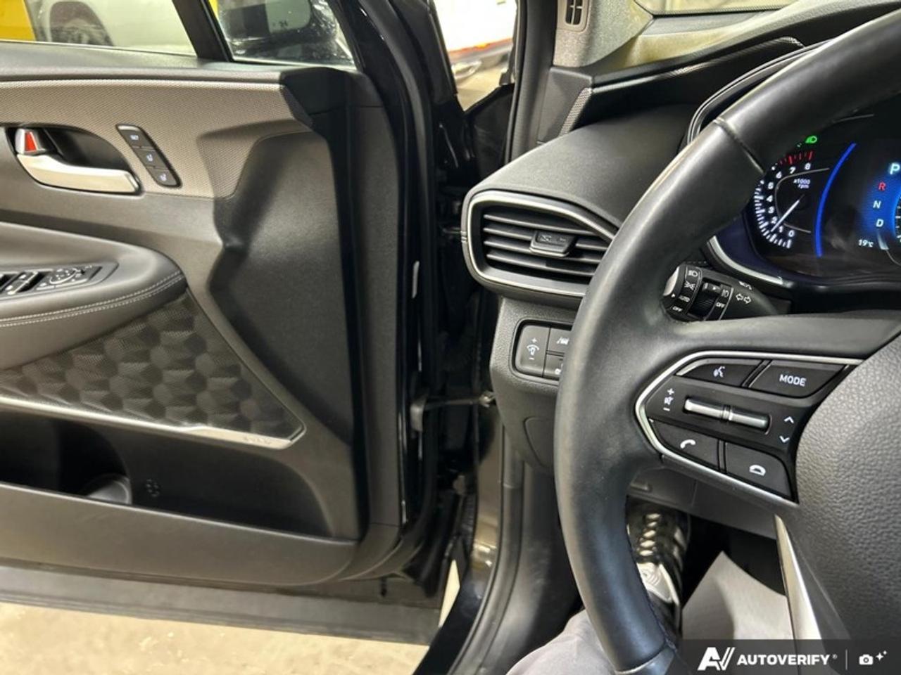 2019 Hyundai Santa Fe 2.0T Ultimate AWD  - Navigation Photo
