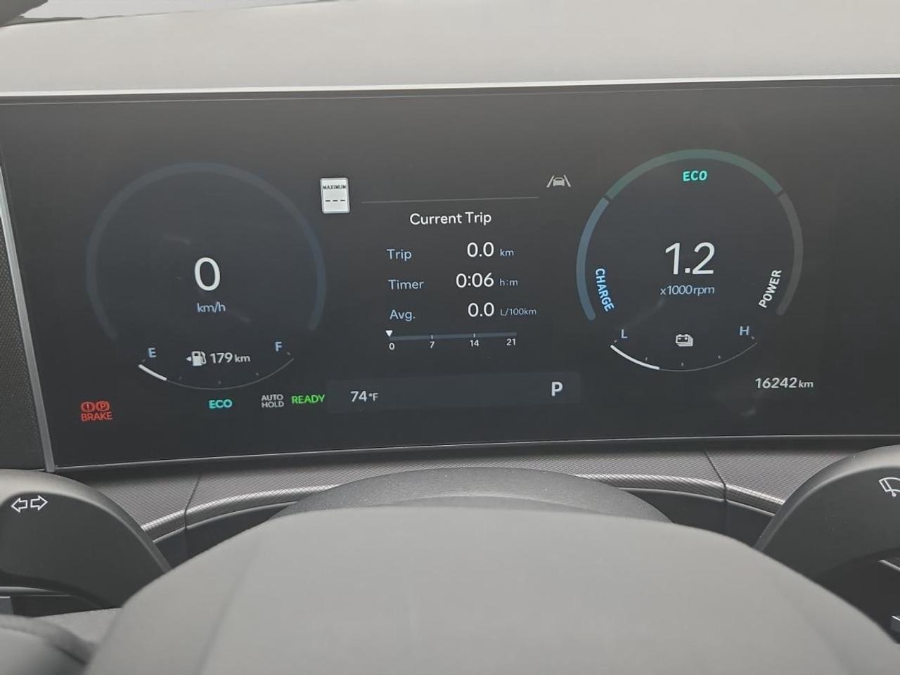 2025 Hyundai Santa Fe Hybrid PREFERRED Photo
