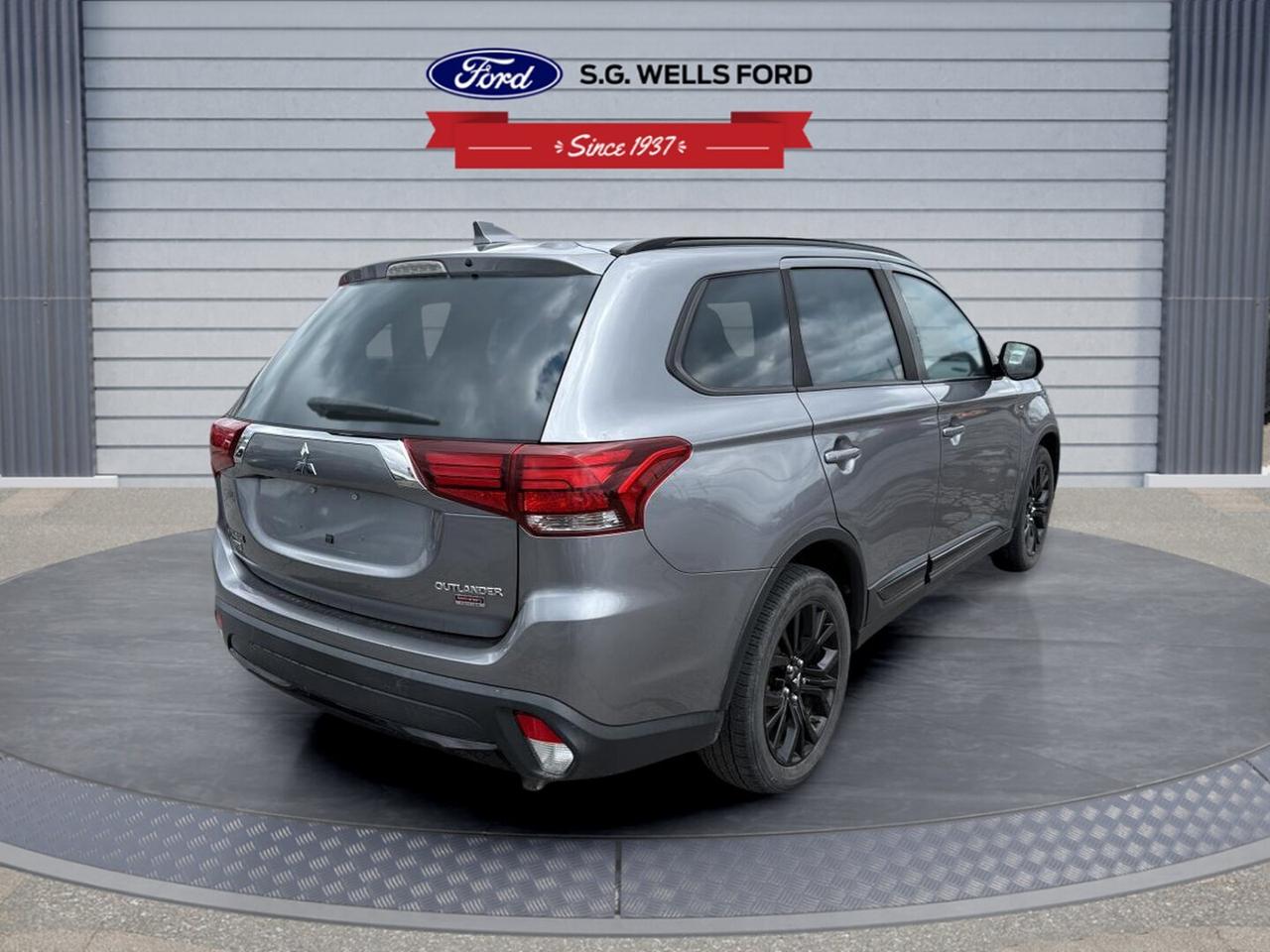 2018 Mitsubishi Outlander SE Photo3
