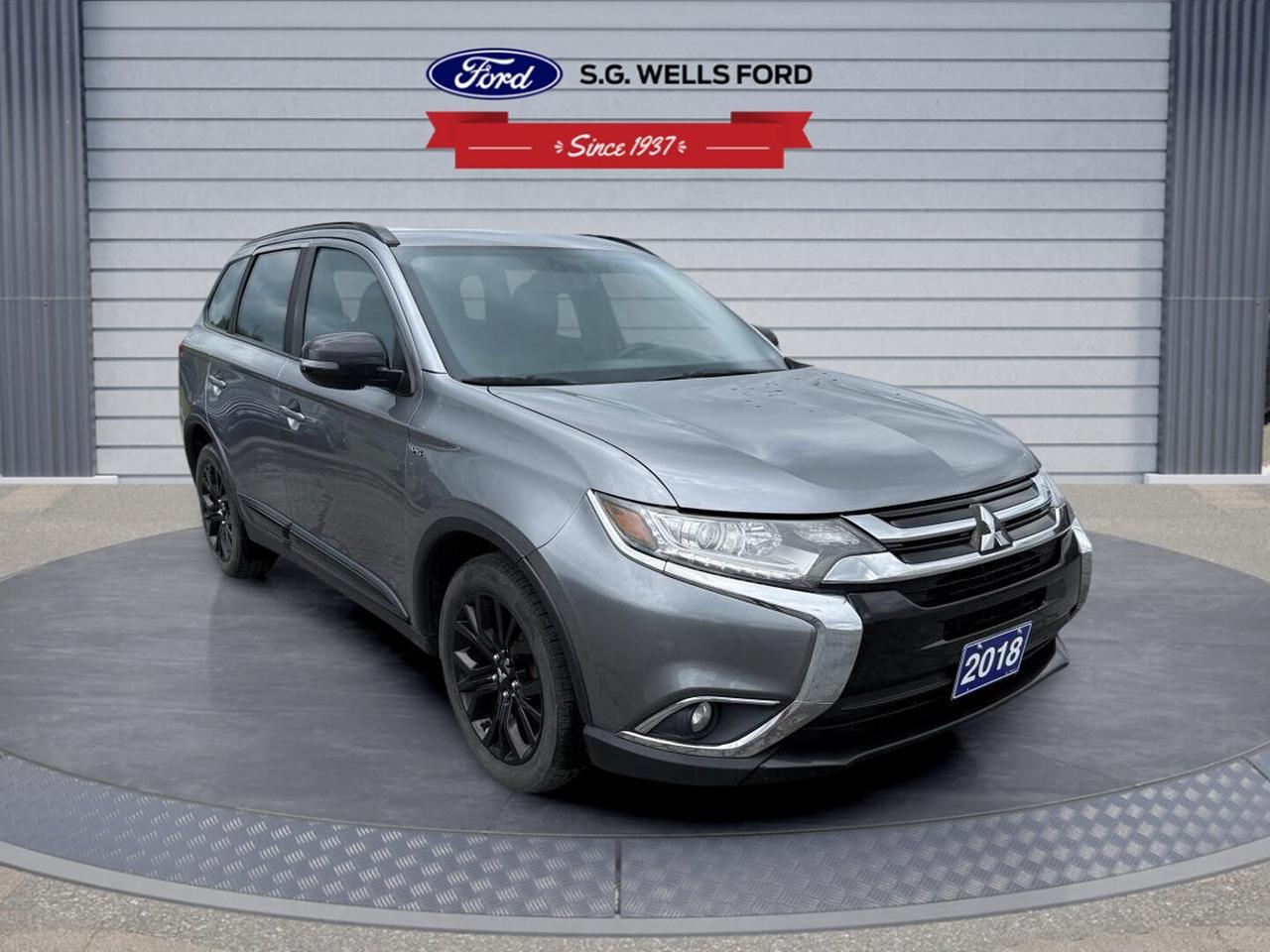 2018 Mitsubishi Outlander SE Photo2
