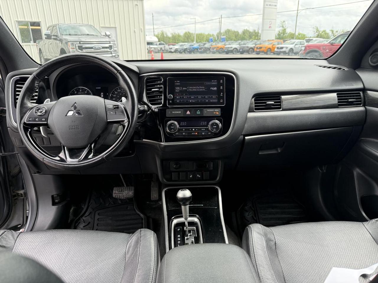2018 Mitsubishi Outlander SE Photo