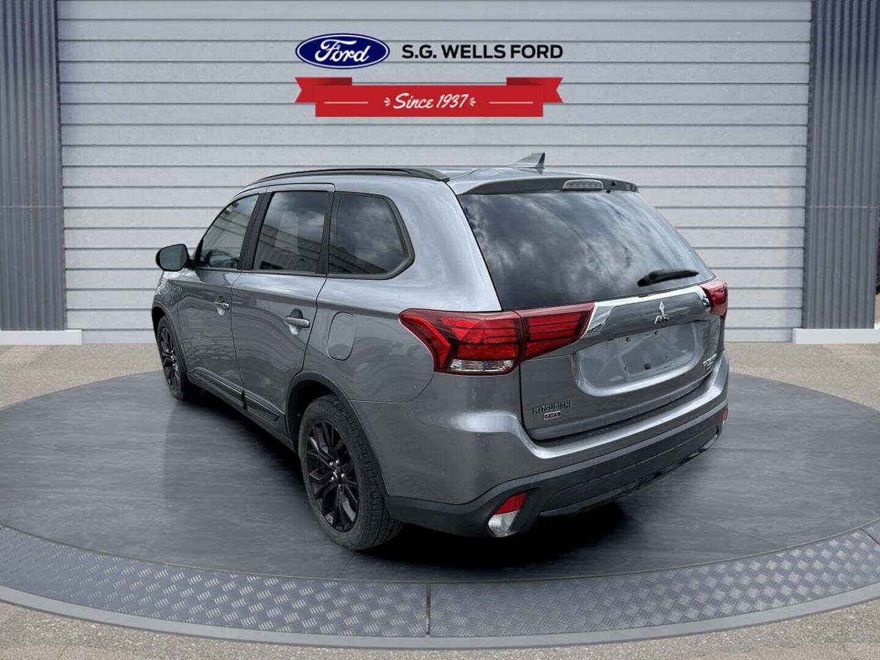 2018 Mitsubishi Outlander SE Photo