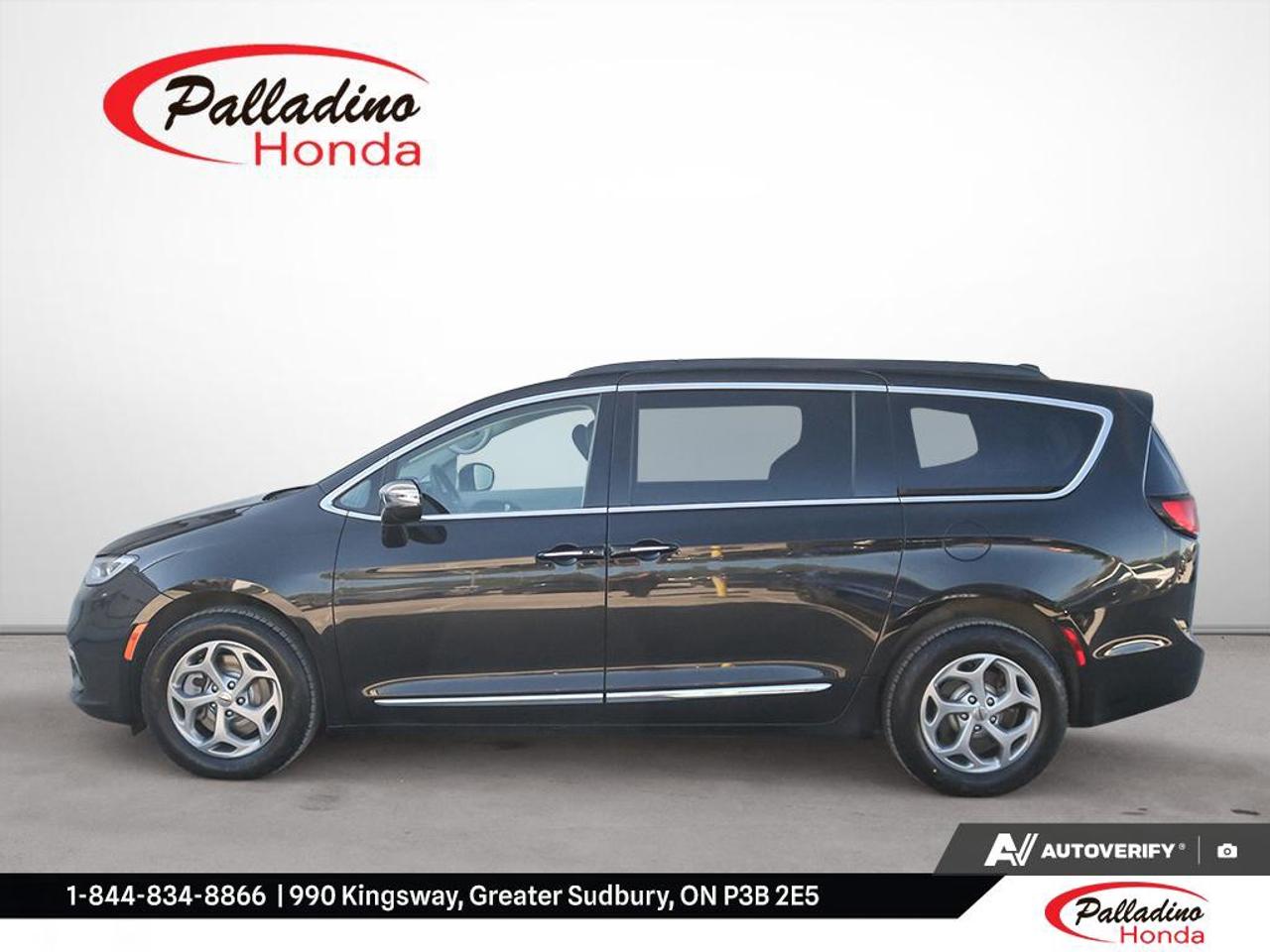 2023 Chrysler Pacifica Limited Photo2