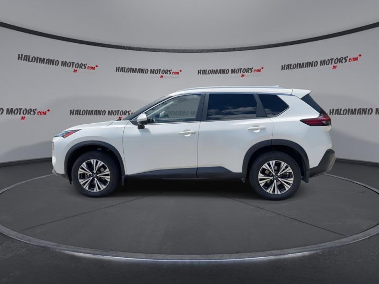 2023 Nissan Rogue SV AWD | No Accidents | Panoramic Sunroof | Heated Steering Photo4