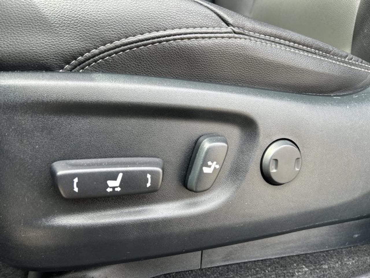 2023 Toyota 4Runner SR5 4WD | No Accidents | Leather Seats | Heated Steering Photo