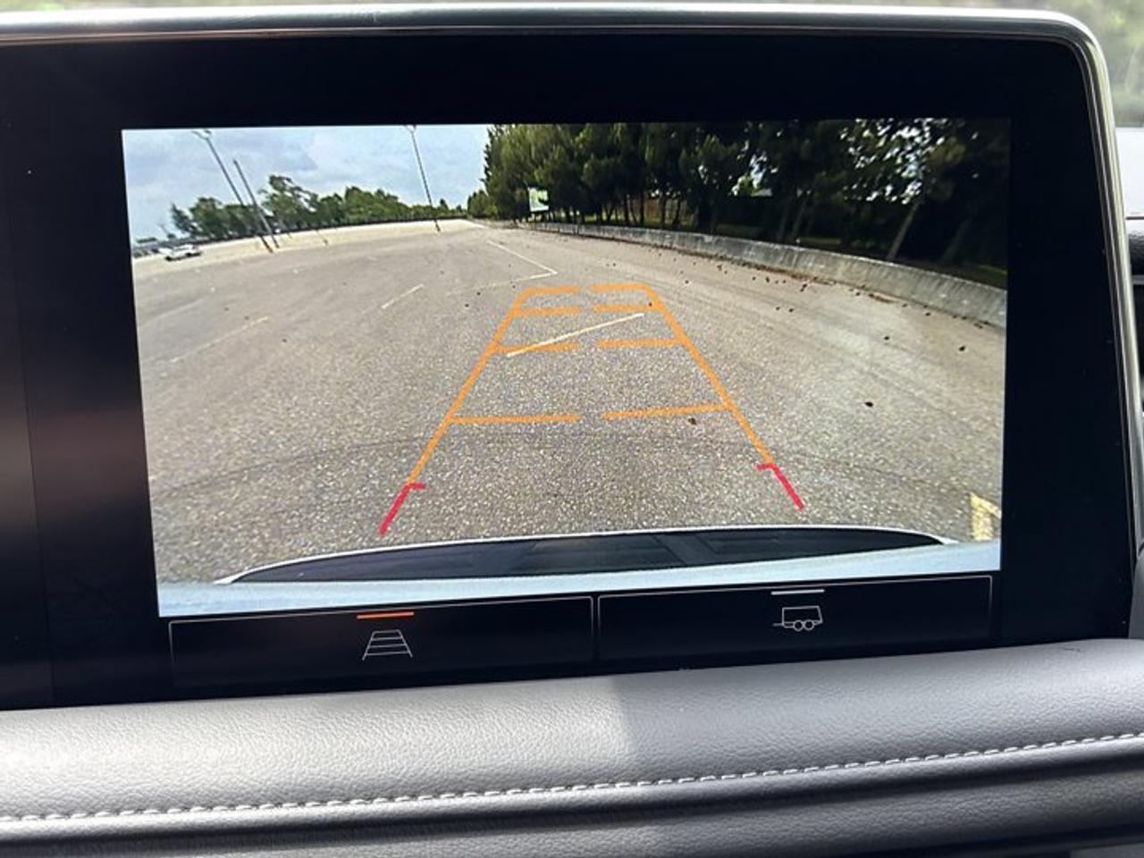 2023 GMC Yukon SLE 4WD | No Accidents Photo