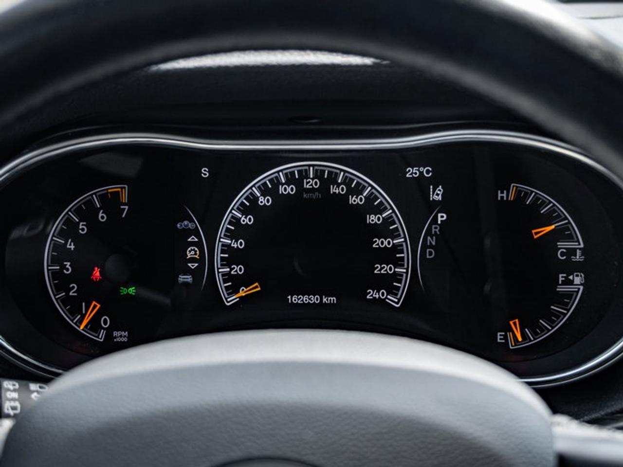 2021 Jeep Grand Cherokee Laredo Photo3