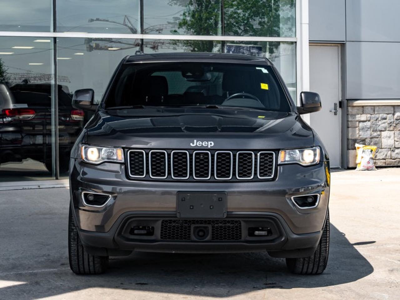 2021 Jeep Grand Cherokee Laredo Photo